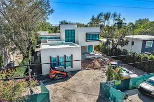 820 NE 111th St, Biscayne Park, FL 33161 - Photo 14