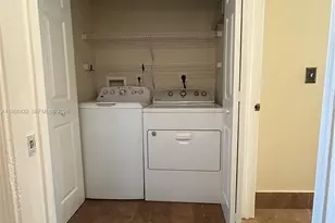 11177 SW 8th St, Pembroke Pines, FL 33025 - Photo 16