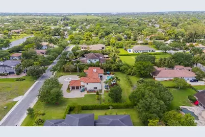 13425 SW 37th Pl, Davie, FL 33330 - Photo 54