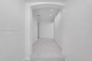 2417 Pierce St, Hollywood, FL 33020 - Photo 10