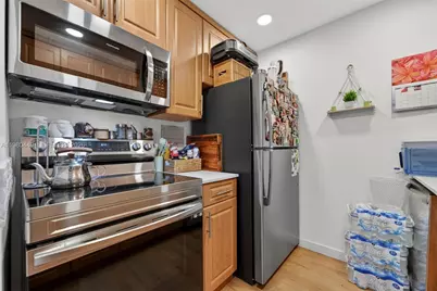 8950 NE 8th Ave #402, Miami, FL 33138 - Photo 4