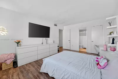 8950 NE 8th Ave #402, Miami, FL 33138 - Photo 8