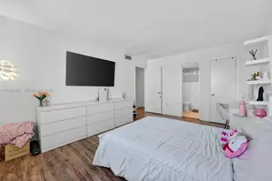 8950 NE 8th Ave, Miami, FL 33138 - Photo 8