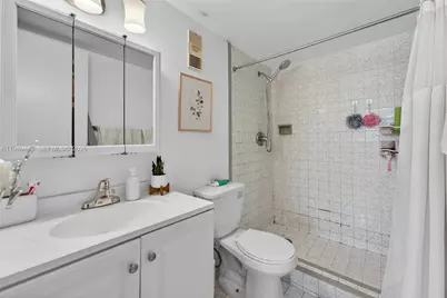 8950 NE 8th Ave #402, Miami, FL 33138 - Photo 16