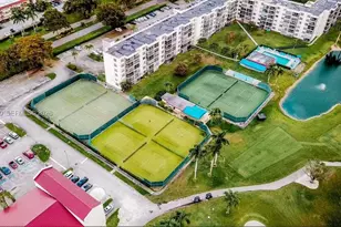 9200 N Hollybrook Lake Dr, Pembroke Pines, FL 33025 - Photo 6