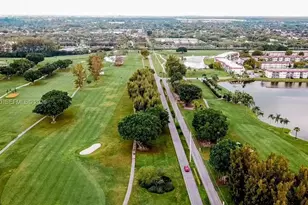 9200 N Hollybrook Lake Dr, Pembroke Pines, FL 33025 - Photo 2