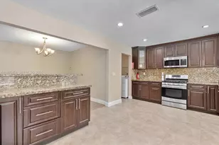 2805 E Lexington Dr, Miramar, FL 33025 - Photo 10