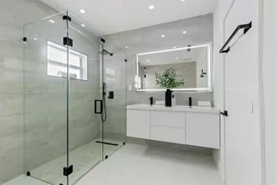 1840 NE 199th St, Miami, FL 33179 - Photo 16