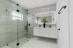 1840 NE 199th St, Miami, FL 33179 - Photo 16