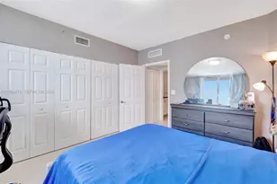 275 NE 18th St, Miami, FL 33132 - Photo 14