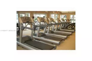 19900 E Country Club Dr, Aventura, FL 33180 - Photo 6