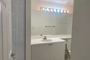 7980 N Nob Hill Rd, Tamarac, FL 33321 - Photo 8