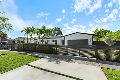 1840 NE 199th St, Miami, FL 33179 - Photo 2