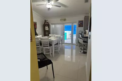 2501 W 73rd Pl, Hialeah, FL 33016 - Photo 12