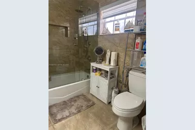 2501 W 73rd Pl, Hialeah, FL 33016 - Photo 8