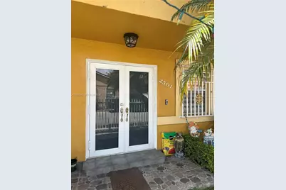 2501 W 73rd Pl, Hialeah, FL 33016 - Photo 2