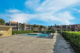 230 Lakeview Dr, Weston, FL 33326 - Photo 44