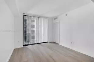 55 SW 9th St, Miami, FL 33130 - Photo 12