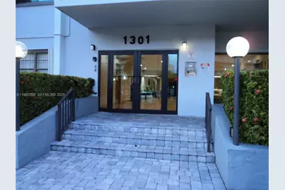 1301 NE 7th St #511, Hallandale Beach, FL 33009 - Photo 2