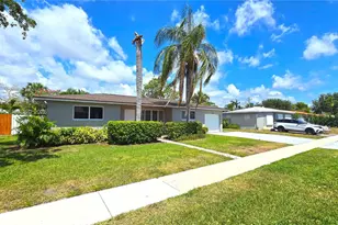 909 SW 9th Ave, Boca Raton, FL 33486 - Photo 1
