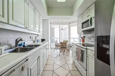 21205 Yacht Club Dr #1802, Aventura, FL 33180 - Photo 12