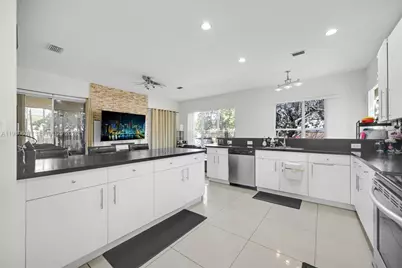 2007 NE 6th Ct, Homestead, FL 33033 - Photo 20