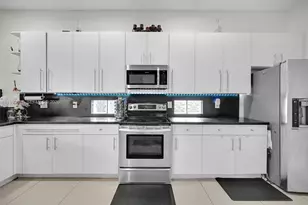 2007 NE 6th Ct, Homestead, FL 33033 - Photo 16