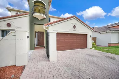 2007 NE 6th Ct, Homestead, FL 33033 - Photo 4
