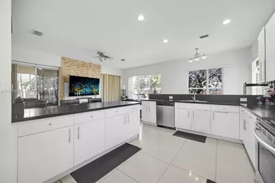 2007 NE 6th Ct, Homestead, FL 33033 - Photo 82