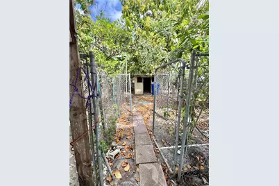 2395 SW 2nd Street, Miami, FL 33135 - Photo 28