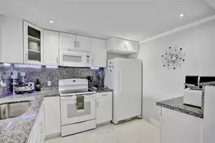 1889 S Ocean Dr, Hallandale Beach, FL 33009 - Photo 26