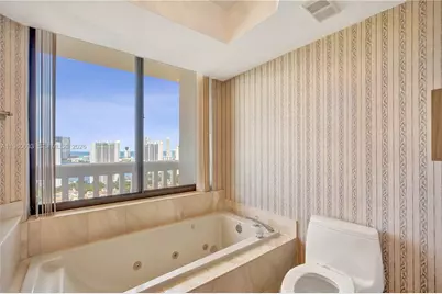 1000 W Island Blvd #2908, Aventura, FL 33160 - Photo 56