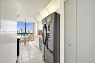 1000 W Island Blvd, Aventura, FL 33160 - Photo 30