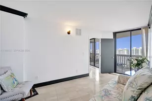 1000 W Island Blvd, Aventura, FL 33160 - Photo 70