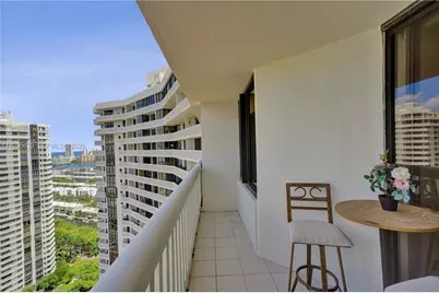 1000 W Island Blvd #2908, Aventura, FL 33160 - Photo 48
