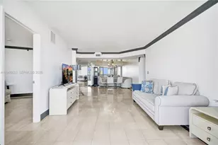 1000 W Island Blvd, Aventura, FL 33160 - Photo 22