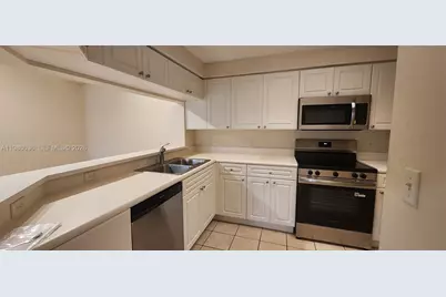 2726 Anzio Ct #308, Palm Beach Gardens, FL 33410 - Photo 4