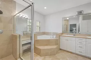 18450 NE 30th Pl, Aventura, FL 33160 - Photo 24