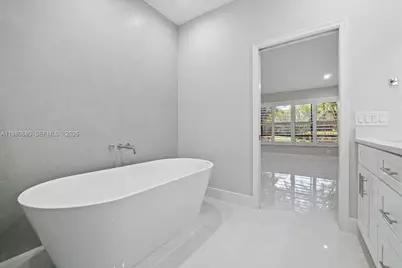 22665 Meridiana Dr, Boca Raton, FL 33433 - Photo 46