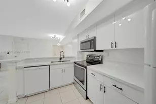 2620 S University Dr, Davie, FL 33328 - Photo 4