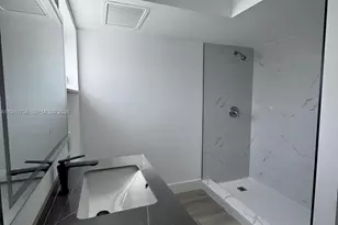 11840 NE 19th Dr, North Miami, FL 33181 - Photo 16