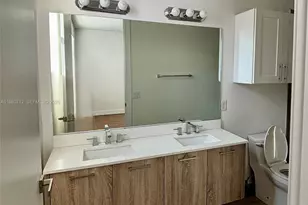 440 NE 35th Ct, Oakland Park, FL 33334 - Photo 14