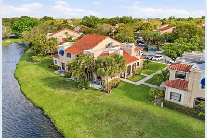 567 Racquet Club Rd #18, Weston, FL 33326 - Photo 1