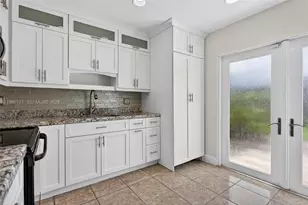 11160 NW 37th St, Sunrise, FL 33351 - Photo 6