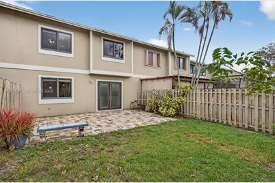 11160 NW 37th St, Sunrise, FL 33351 - Photo 32