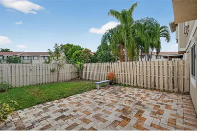 11160 NW 37th St, Sunrise, FL 33351 - Photo 32