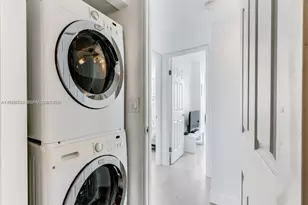 7135 Collins Ave, Miami Beach, FL 33141 - Photo 16