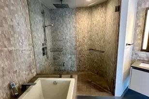 68 SE 6th St, Miami, FL 33131 - Photo 22