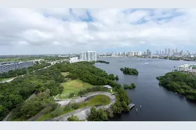16385 Biscayne Blvd #2304, North Miami Beach, FL 33160 - Photo 26