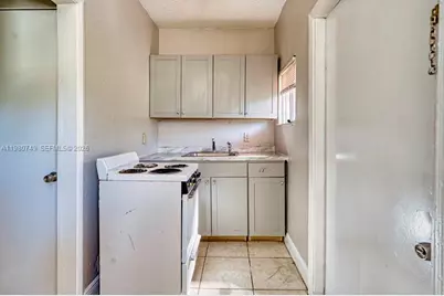 2378 NW 60th St, Miami, FL 33142 - Photo 38